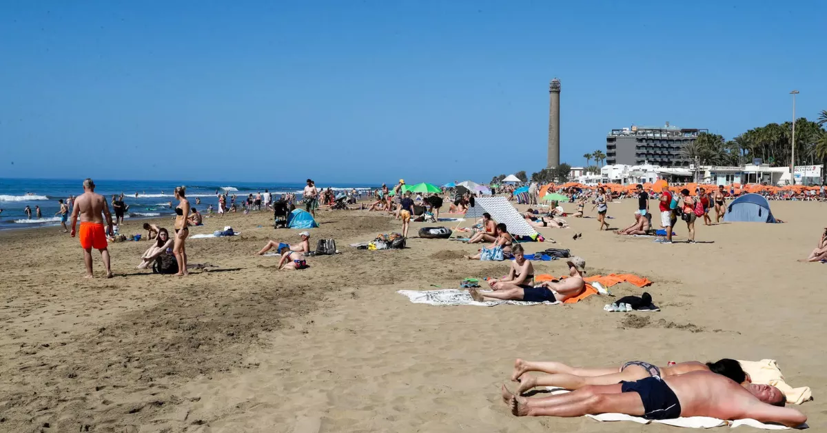 Turistas en Maspalomas / EFE
