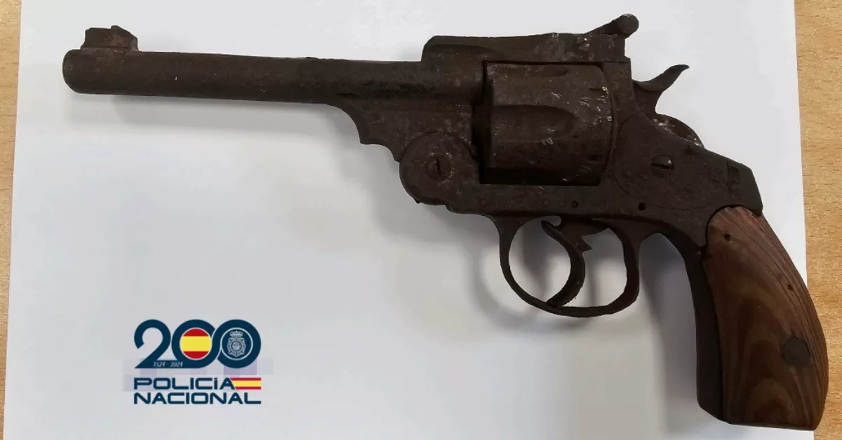 Revólver incautado por la Policía Nacional a un detenido en Las Palmas de Gran Canaria./ CEDIDA
