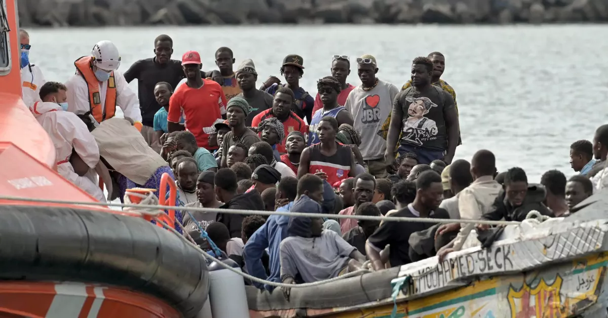 Migrantes llegando a Canarias / EFE
