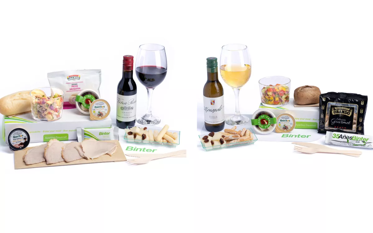 En la imagen, los menús sin gluten y ovolactovegetariano que incorpora Binter. / AH