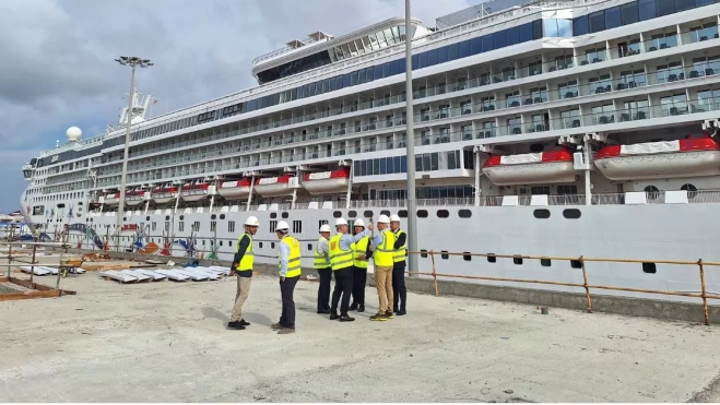 Un momento de la visita a la obra de la terminal de cruceros de Santa Catalina. / AH Un momento de la visita a la obra de la terminal de cruceros de Santa Catalina. / AH