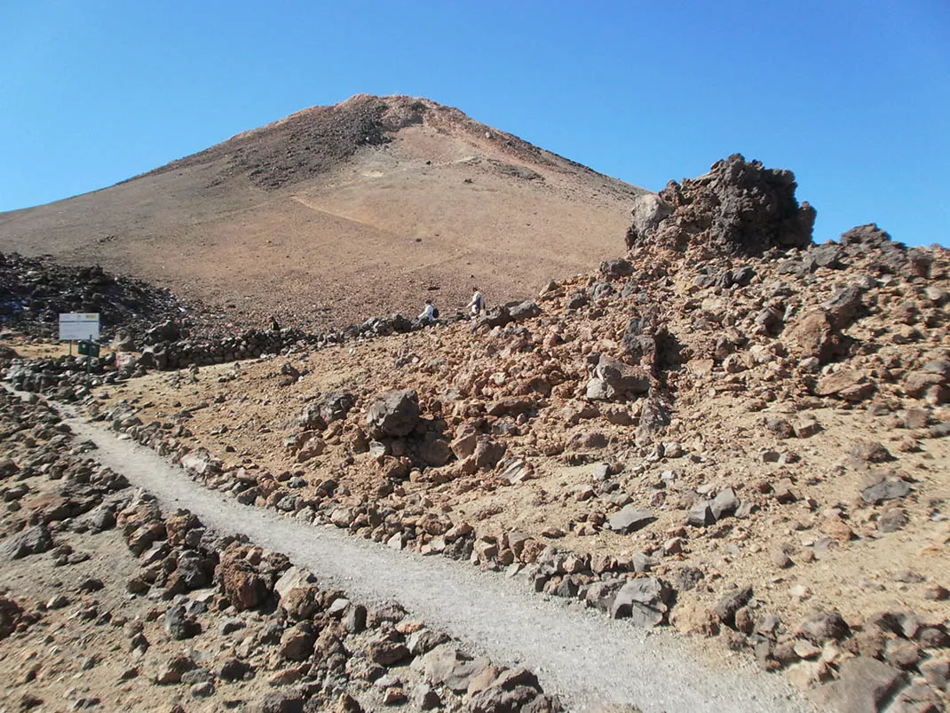 Imagen del sendero de Montaña Blanca en el Teide. / TENERIFE ON
