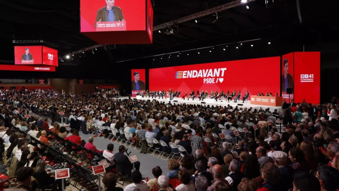 Panorámica de la Ejecutiva Federal del PSOE en Sevilla. / JULIO MUÑOZ-EFE Panorámica de la Ejecutiva Federal del PSOE en Sevilla. / JULIO MUÑOZ-EFE