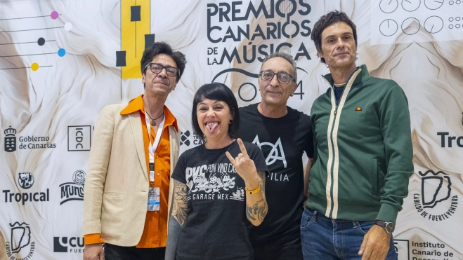 Monkey Faces, ganadores al Mejor Disco de Rock en la alfombra previa a la gala. / AH