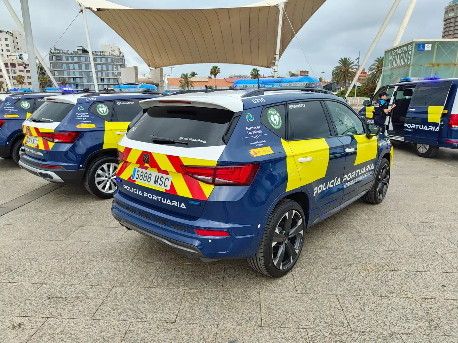 Coches de la Policía Portuaria de Las Palmas en una presentación realizada en el parque Santa Catalina. / ATLÁNTICO HOY