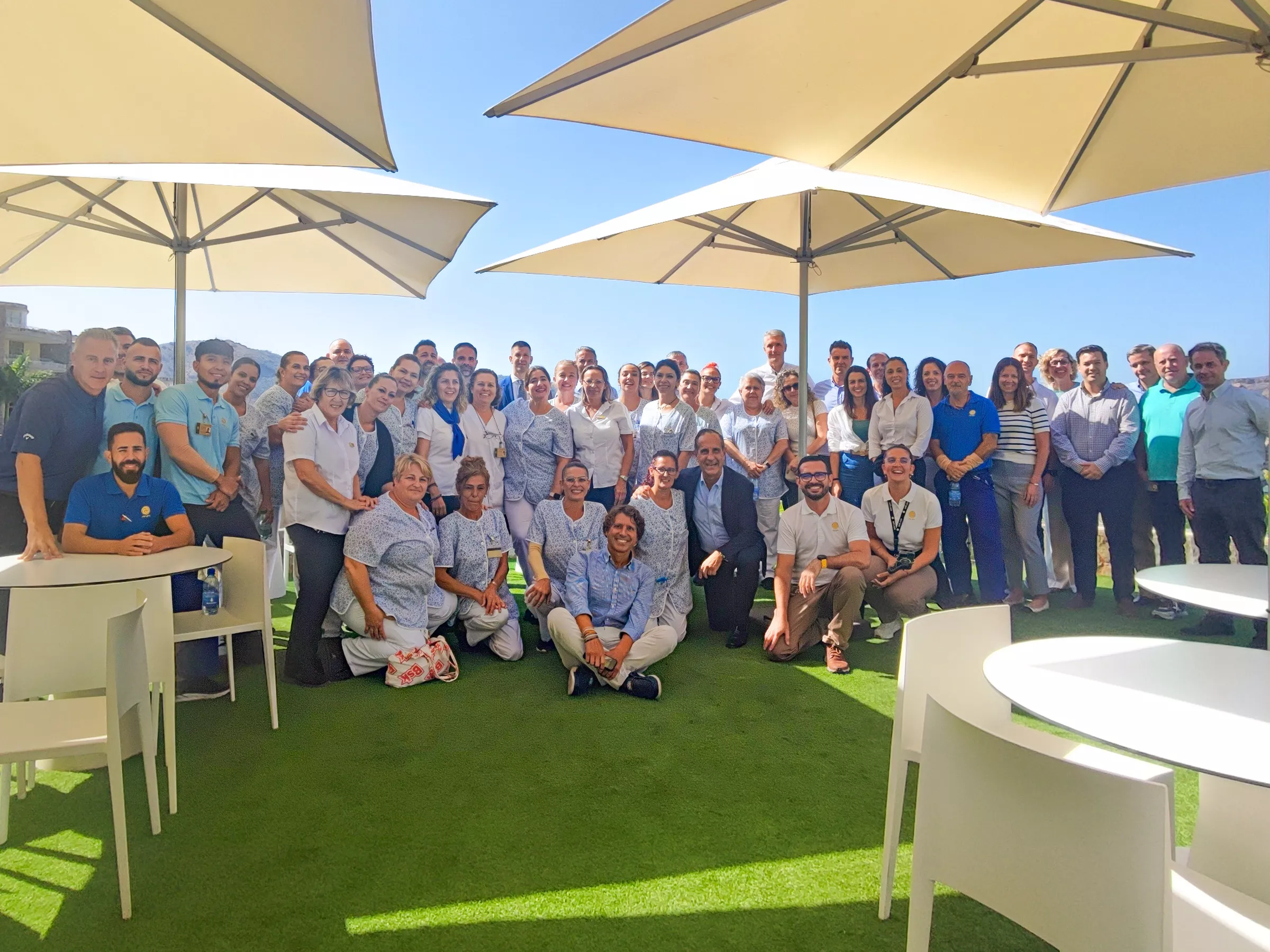 Conferencia de Luis Galindo ante una parte de los trabajadores del Grupo Anfi./ CEDIDA