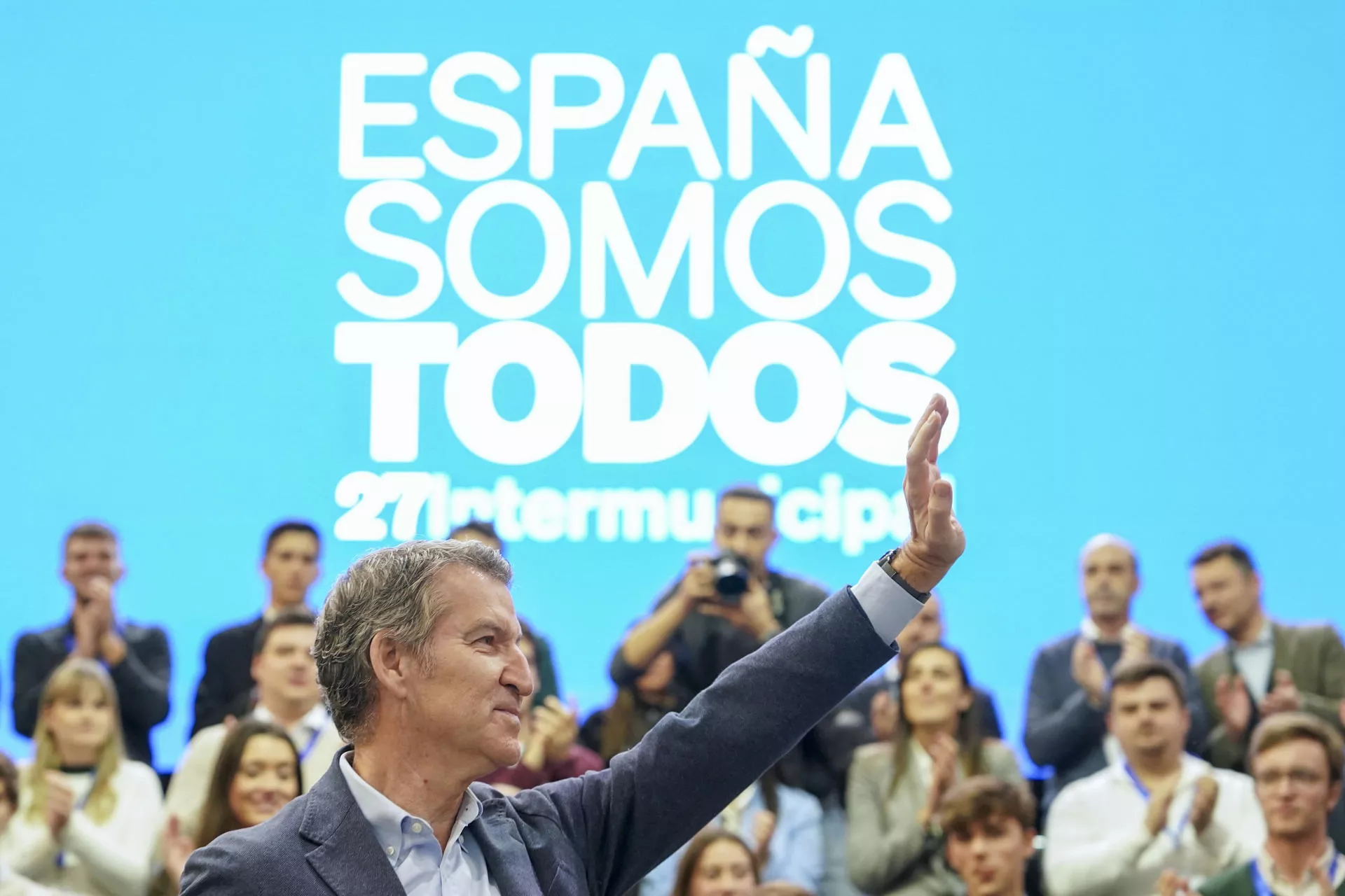 El PP mantiene el pacto migratorio entre Feijóo y Clavijo tras la amenaza de Vox. En la imagen, Alberto Núñez Feijóo, presidente del PP. / NACHO GALLEGO-EFE