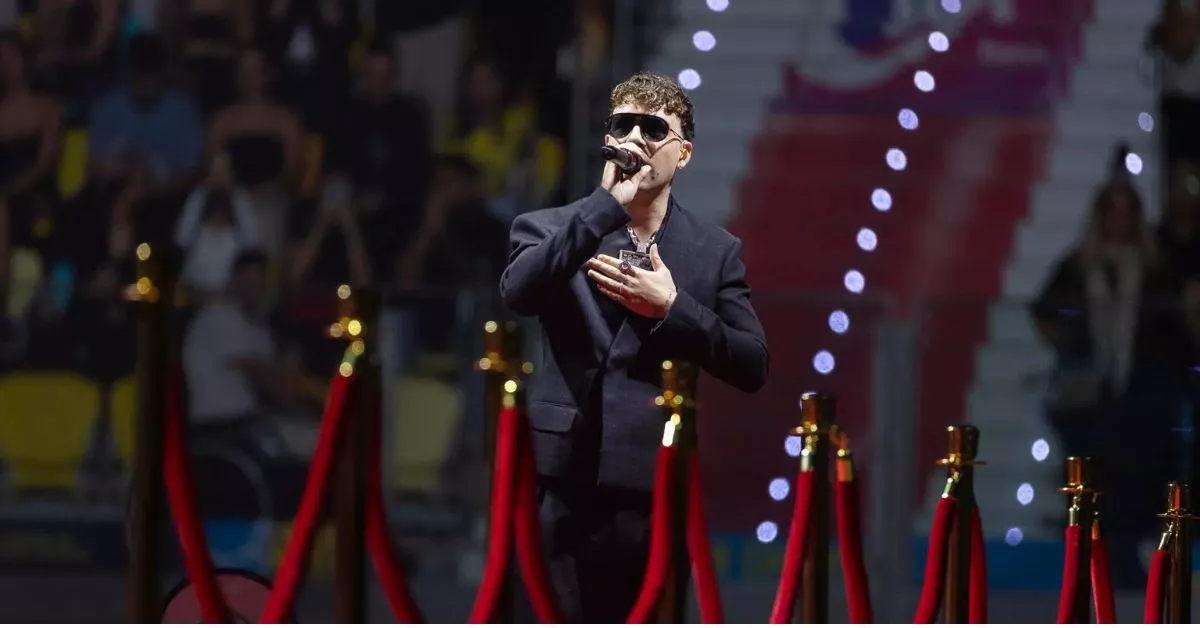 Quevedo, durante su actuación en Las Palmas de Gran Canaria, donde presentó el disco 'Buenas noches'. /EFE/QUIQUE CURBELO