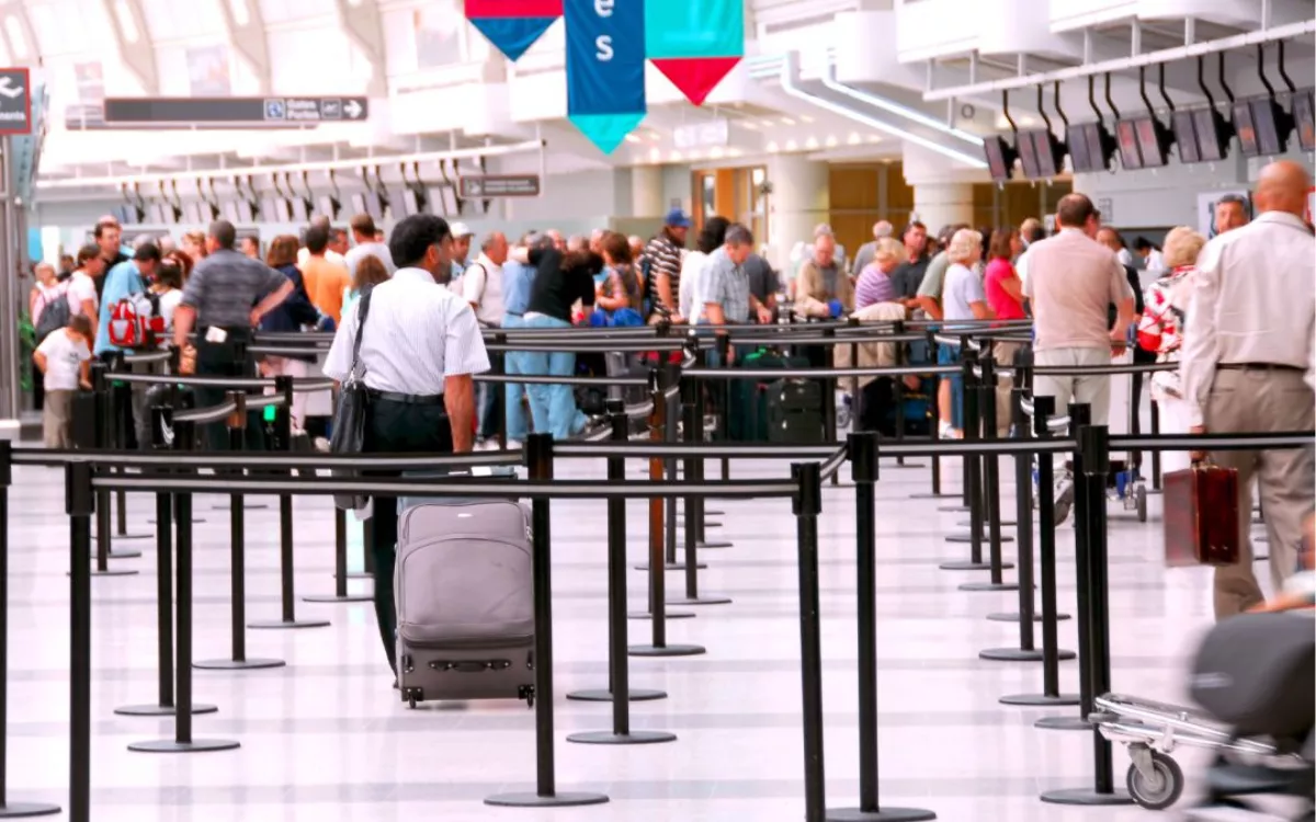 El turismo global se recupera completamente, recobrando cifras prepandemia y superando expectativas para finales de año. / SERVIMEDIA