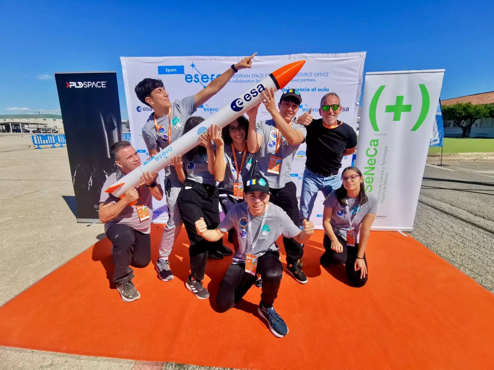 Imagen del equipo del IES Granadilla de Abona durante la final de CanSat celebrada en Murcia./ CEDIDA