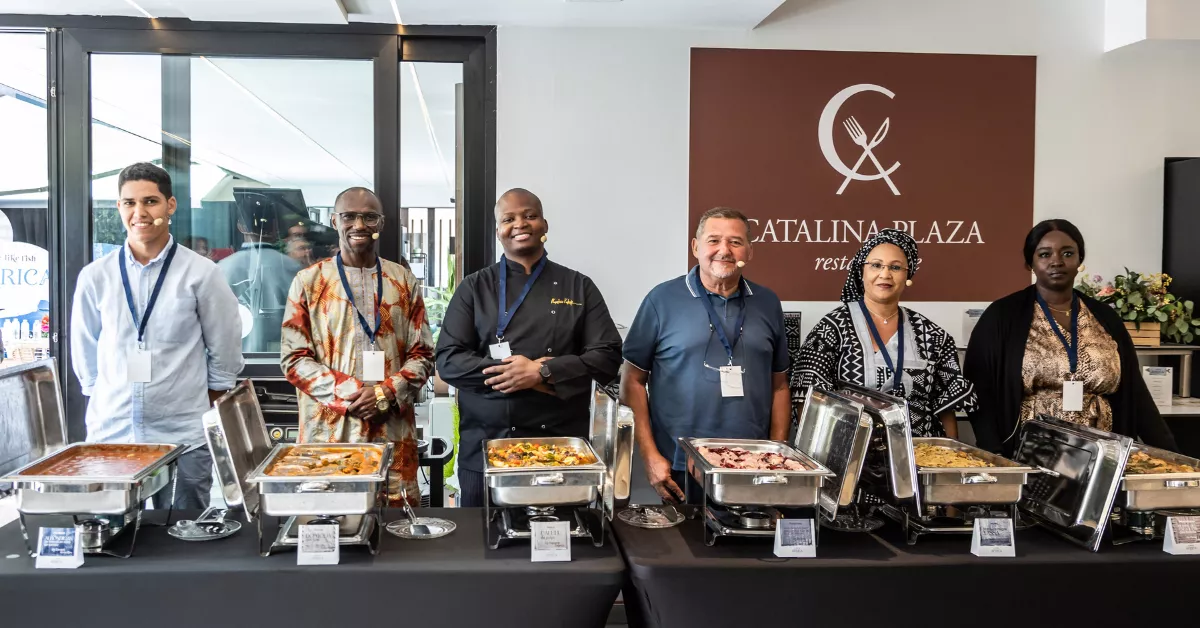 Chefs africanos cocinan peces capturados por OP-ANACEF en Las Palmas./ ACFI-PRESS