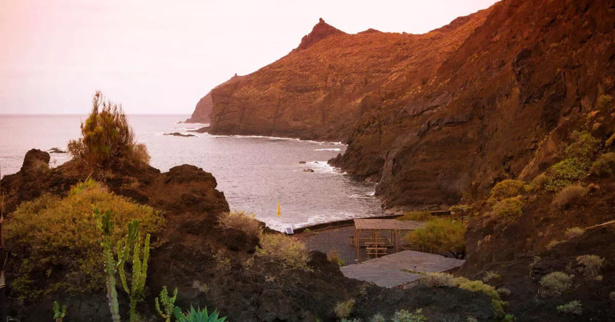 Imagen de una playa de La Gomera ideal para visitar en invierno / HOLA ISLAS CANARIAS