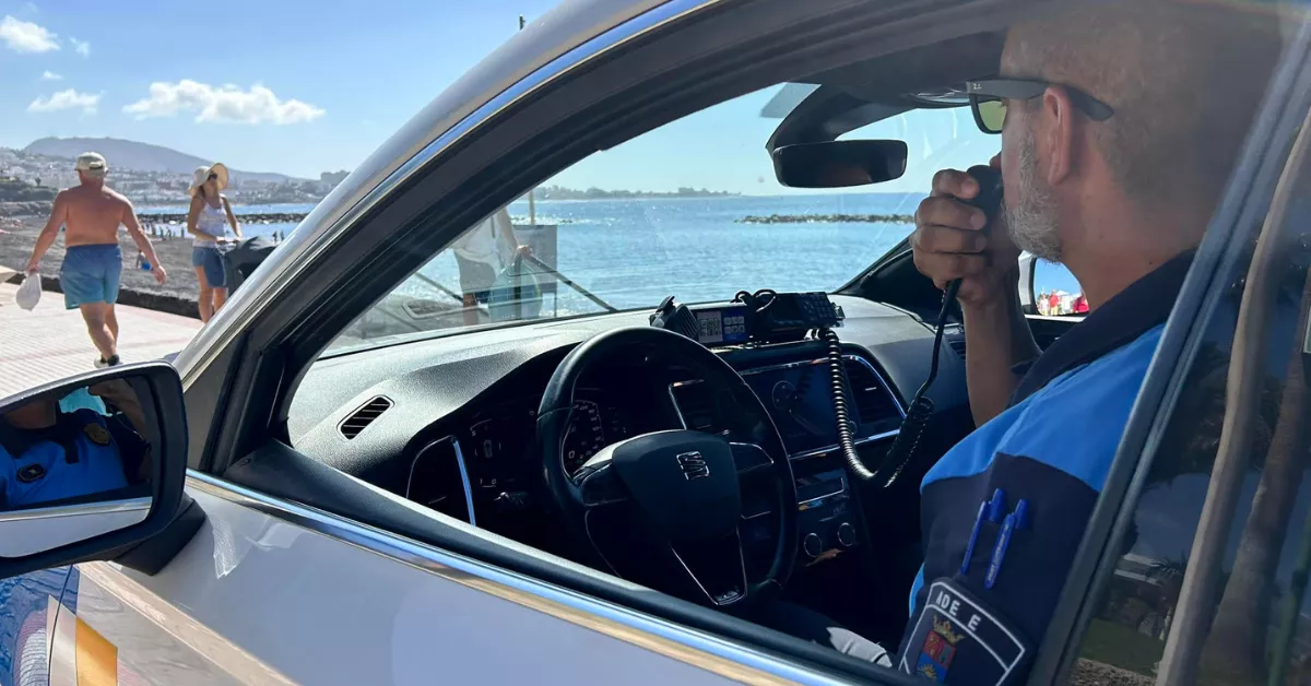 Un agente de la Policía Local de Adeje./ PLA