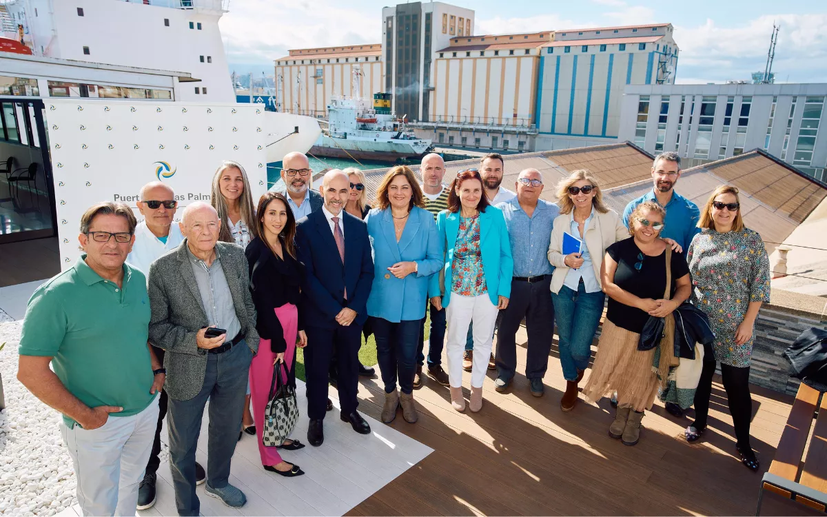 El Puerto de La Luz aspira a subir de nivel en 2025 para tener más recursos. En la imagen, foto de familia del brindis navideño de la Autoridad Portuaria con los medios de comunicación. / AH El Puerto de La Luz aspira a subir de nivel en 2025 para tener más recursos. En la imagen, foto de familia del brindis navideño de la Autoridad Portuaria con los medios de comunicación. / AH