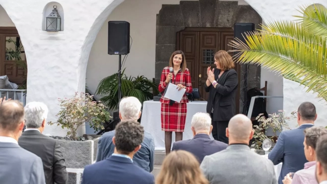 Carmen Moreno y Beatriz Calzada, en el almuerzo navideño de Asocelpa. / AH Carmen Moreno y Beatriz Calzada, en el almuerzo navideño de Asocelpa. / AH