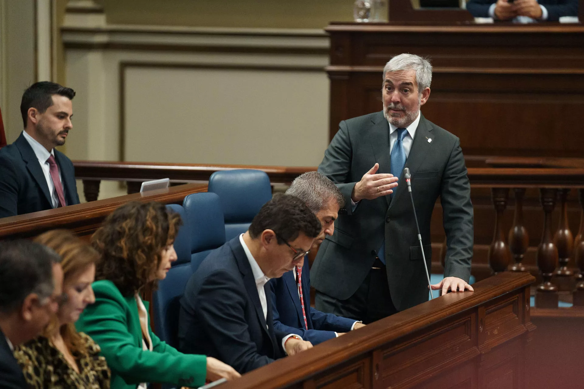 El presidente de Canarias, Fernando Clavijo, durante el pleno del Parlamento de Canarias./ EFE