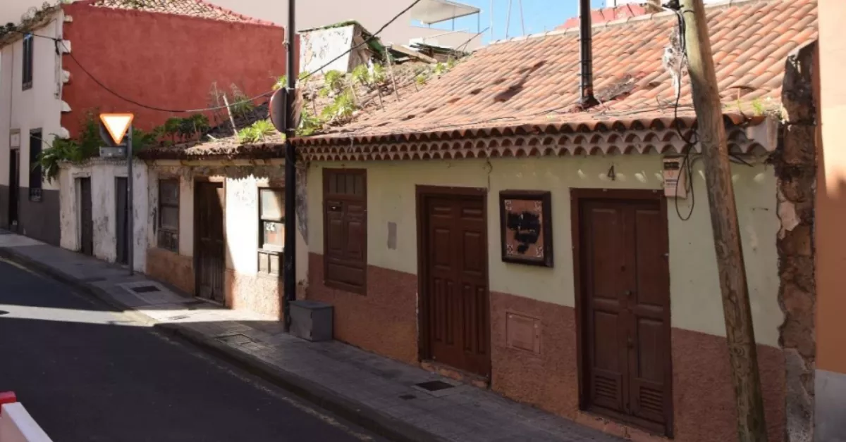 Casas terreras de la calle Candilas de La Laguna que están a la espera de ser incluidas en el plan de protección del casco./ AYTO. LA LAGUNA
