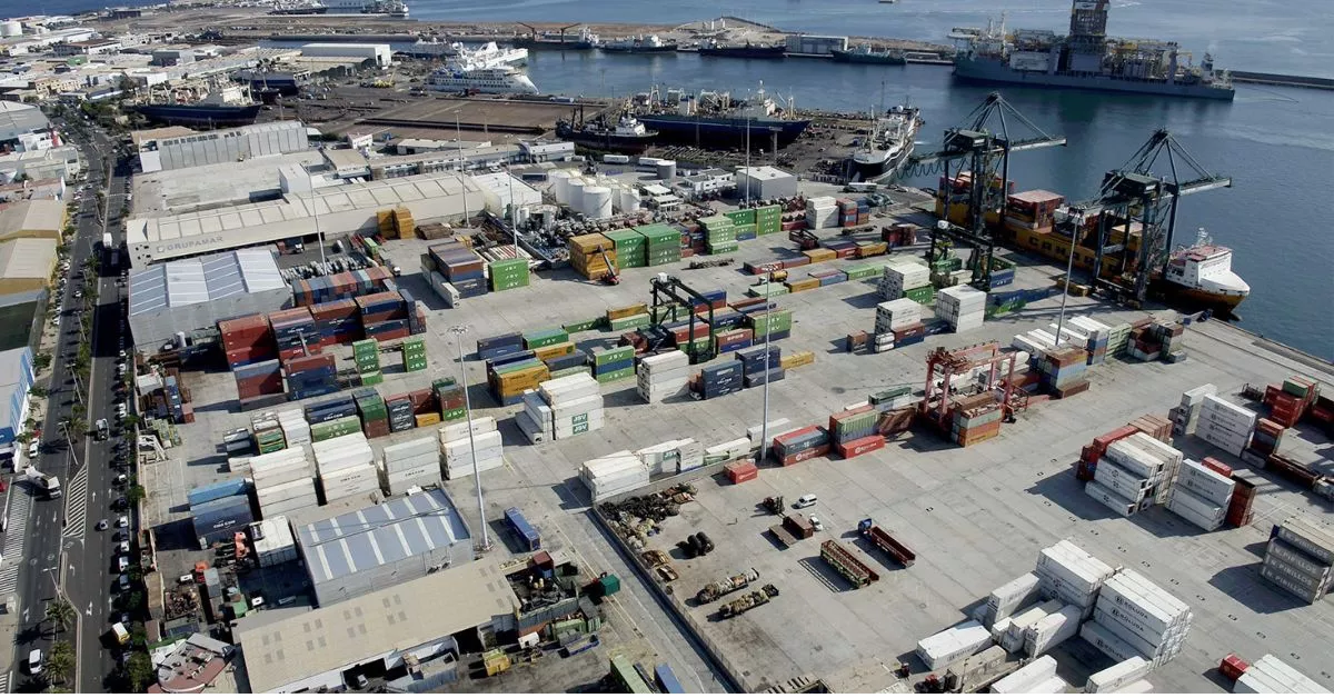 La nueva terminal de Romeu en el Puerto de Las Palmas. / AH