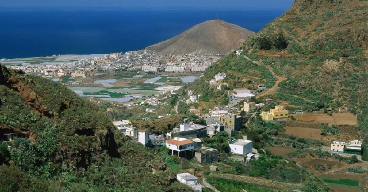 Vista desde los Altos de Gáldar, donde se localiza el pueblo de Caideros./ X.