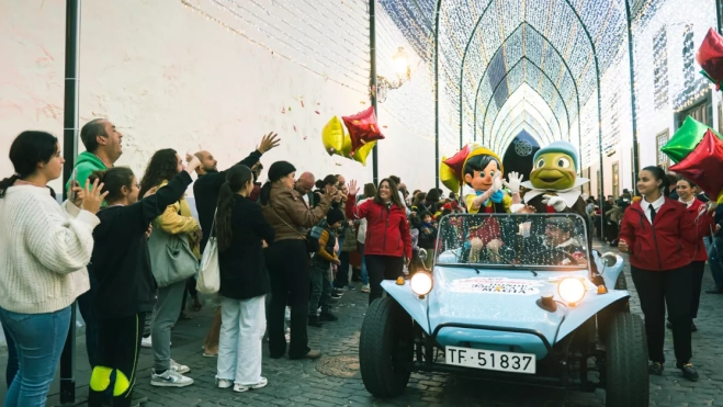 Papá Noel irá acompañado de personajes conocidos de la animación / AYUNTAMIENTO DE LA LAGUNA