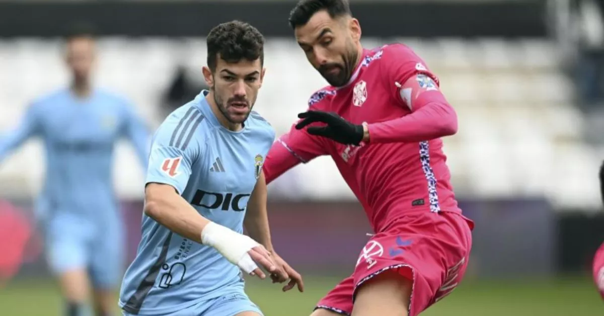 El Tenerife cae 1-0 ante el Burgos y despide el 2024 con la salida de Pepe Mel / AH