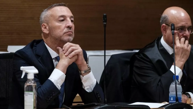 Choclán, a la derecha de Ramírez, en el juicio de Seguridad Integral Canaria. / EFE