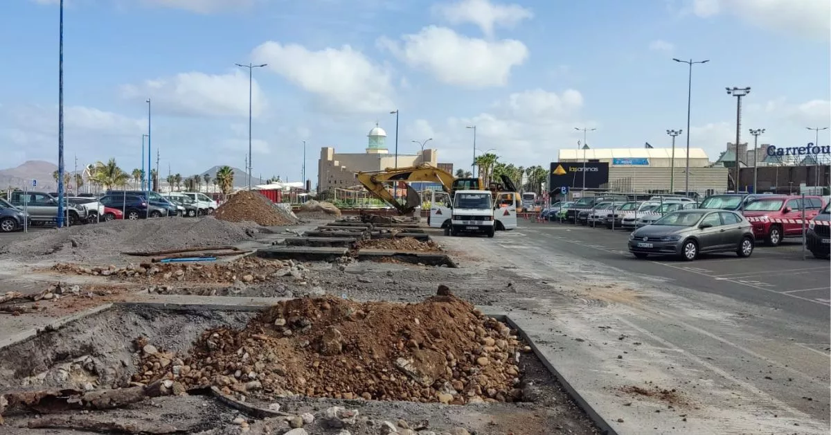 Estado actual de las obras en el aparcamiento regulado de uso público que gestiona Sagulpa en El Rincón. / AH