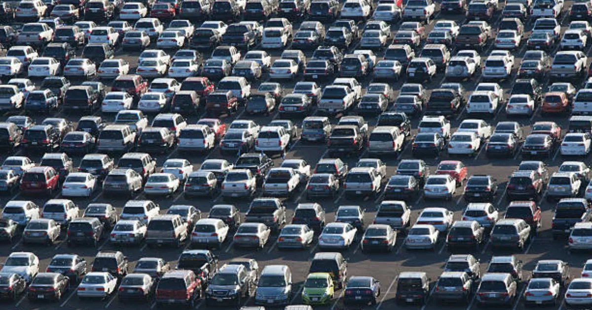 Un megaparking de grandes dimensiones./ ARCHIVO