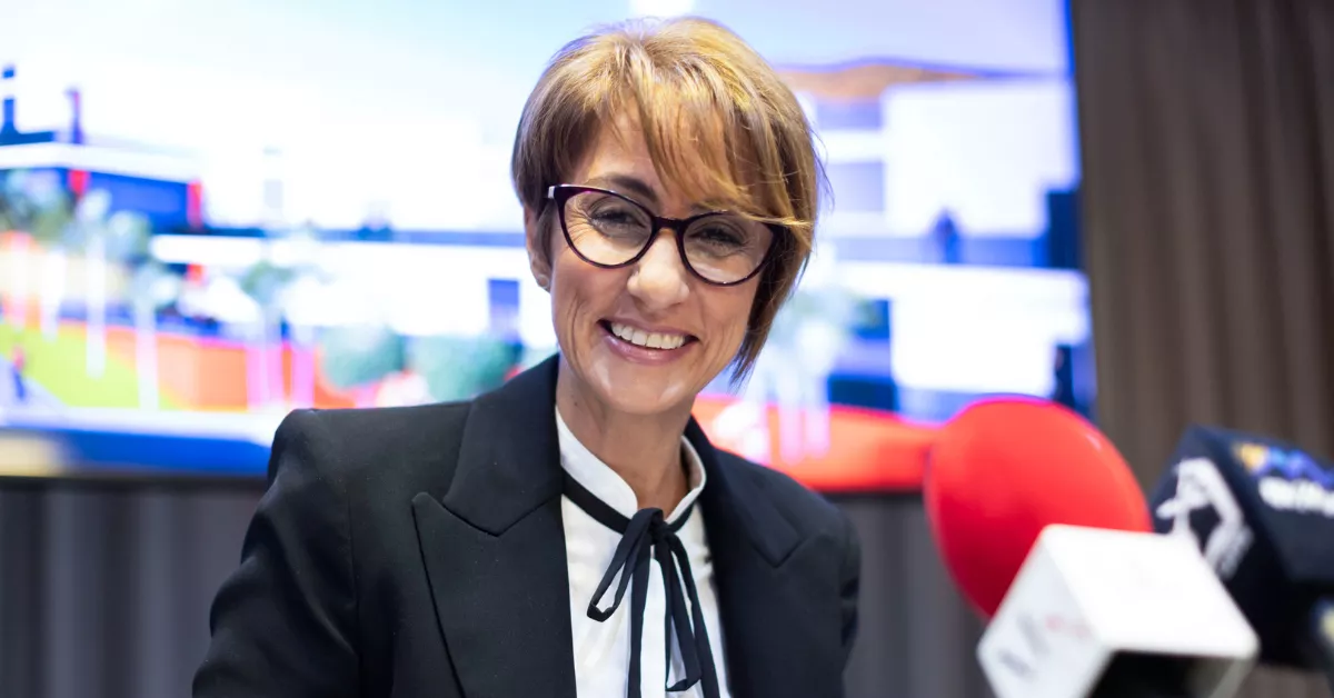 Onalia Bueno, la alcaldesa de Mogán, presenta el plan diseñado para construir vivienda pública / EFE - ÁNGEL MEDINA G.