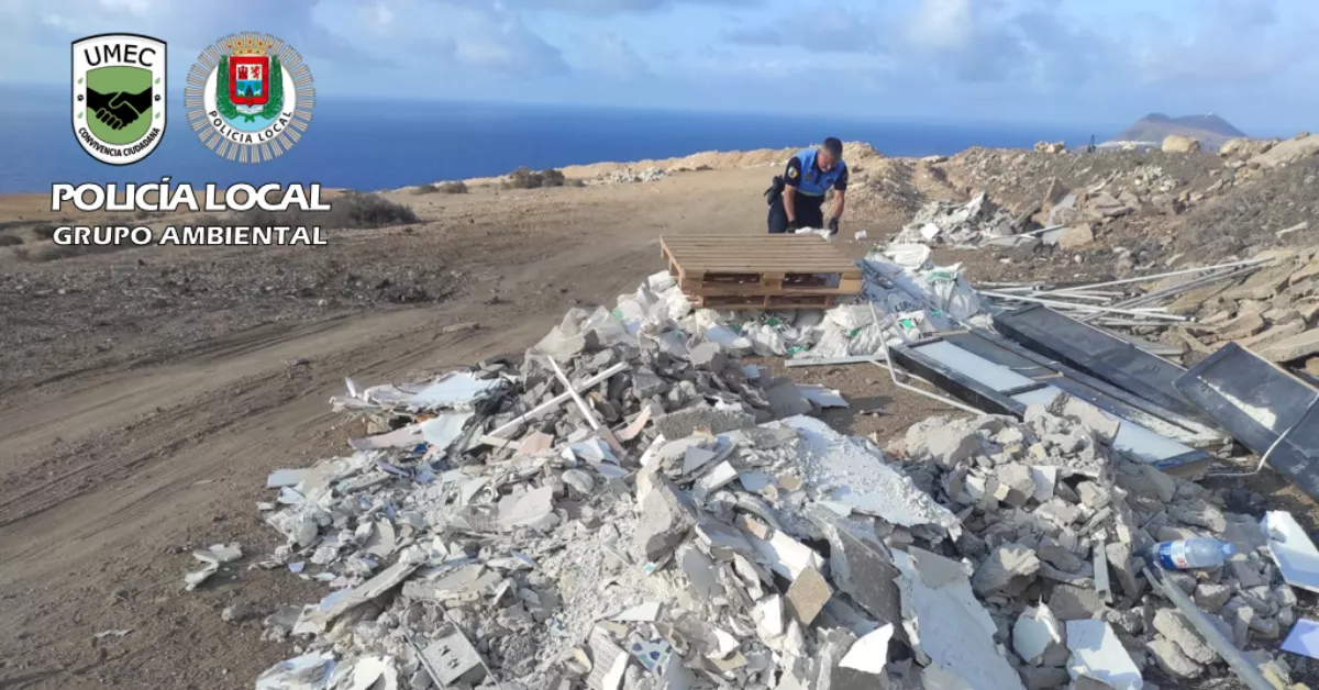 Vertido de 25 toneladas de escombros en Las Palmas de Gran Canaria realizado por un comercio de Tamaraceite./ CEDIDA