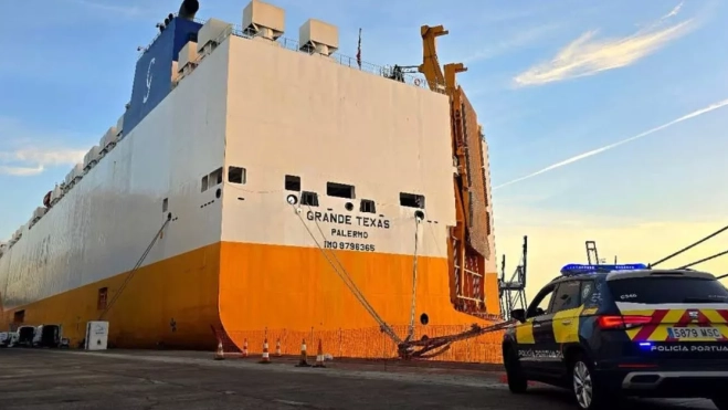 La peculiar popa del 'Grande Texas', uno de los buques señeros de la naviera italiana Grimaldi. / AH
