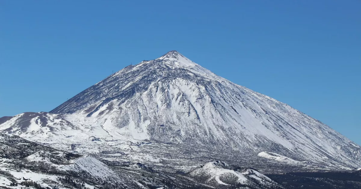 Imagen de archivo del Teide nevado./ ÁLVARO OLIVER-AH