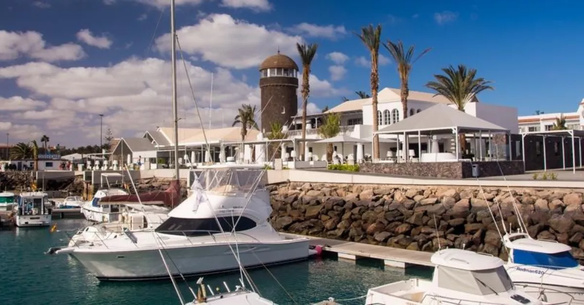 Imagen de archivo de Caleta de Fuste, localidad donde se produjeron los robos / HOLA ISLAS CANARIAS