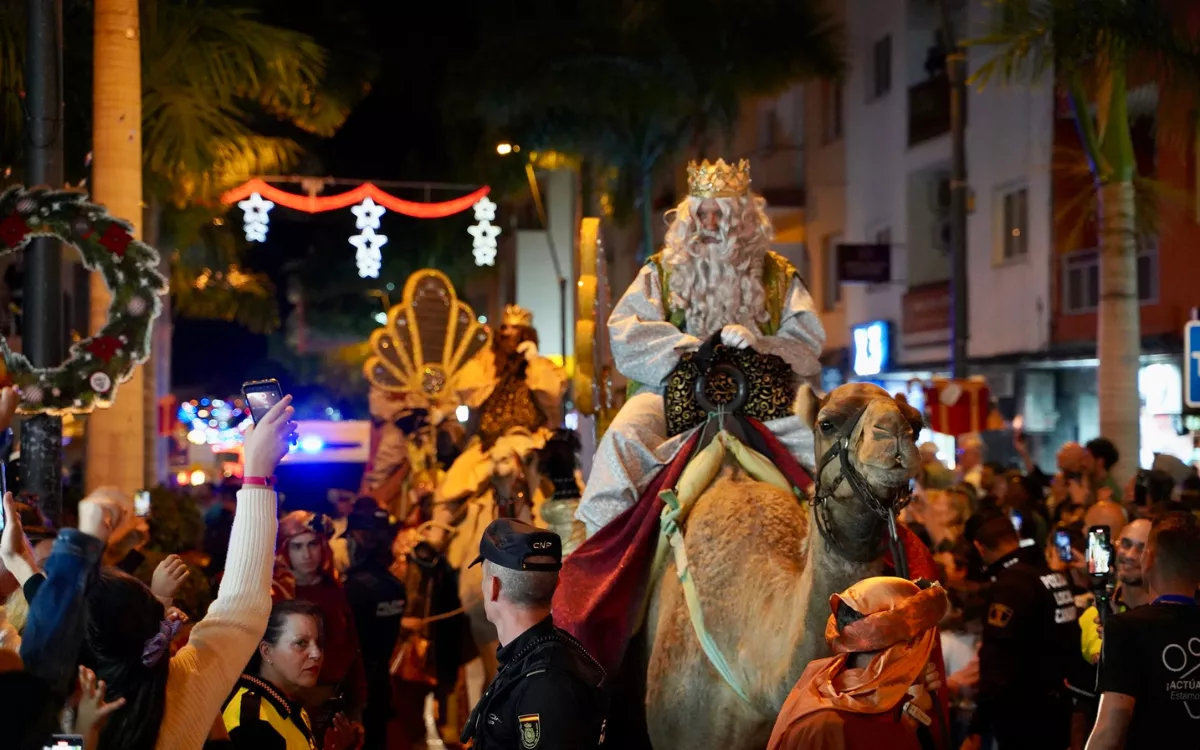 Cabalgata de Reyes Magos en Los Cristianos 2025: horario, recorrido y novedades. / AH