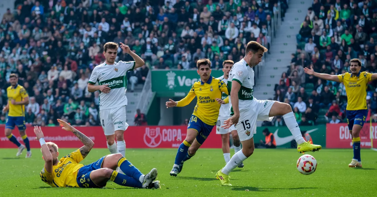El Elche gana a la UD Las Palmas 4-0 / EFE