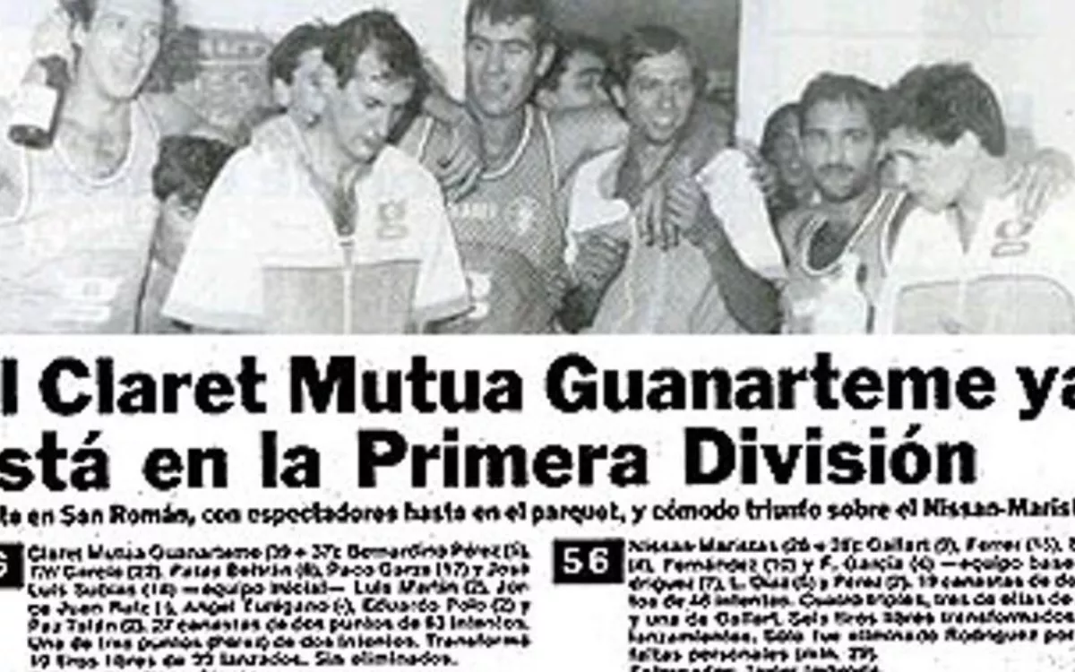 José Luis 'Patas' Beltrán, a la izquierda de la imagen, celebra el primer ascenso del CB Gran Canaria a la ACB. / AH