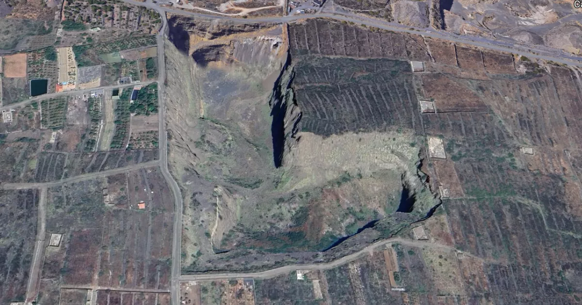 Uno de los huecos en el terreno que dejó el caso Áridos. GOOGLE MAPS