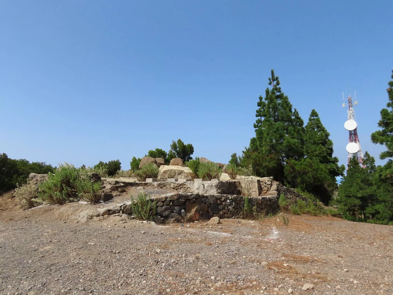 Zona de Alto de Cruz de Gala, con el radar meteorológico de Teno / ARCHIVO