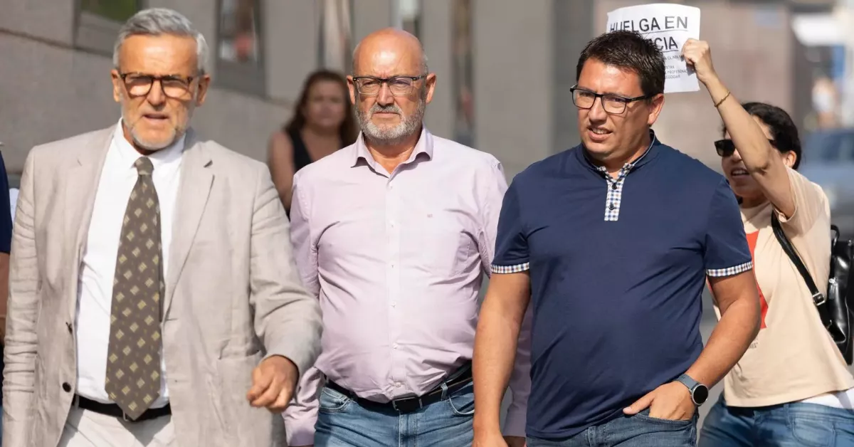 Foto de archivo del exdiputado del PSOE en el Congreso Juan Bernardo Fuentes, cuando acudió a declarar ante la jueza del 'caso Medidor' el 29 de junio de 2023 / EFE - MIGUEL BARRETO