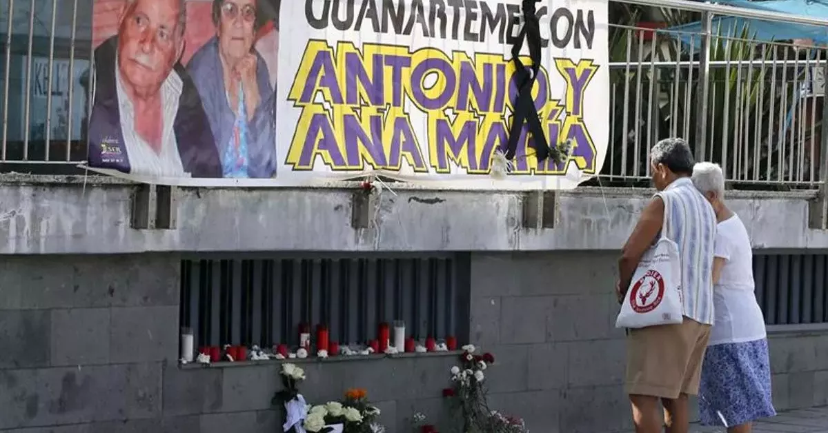Homenaje a Antonio y Ana María, los ancianos asesinados en Guanarteme / EFE - ELVIRA URQUIJO A.
