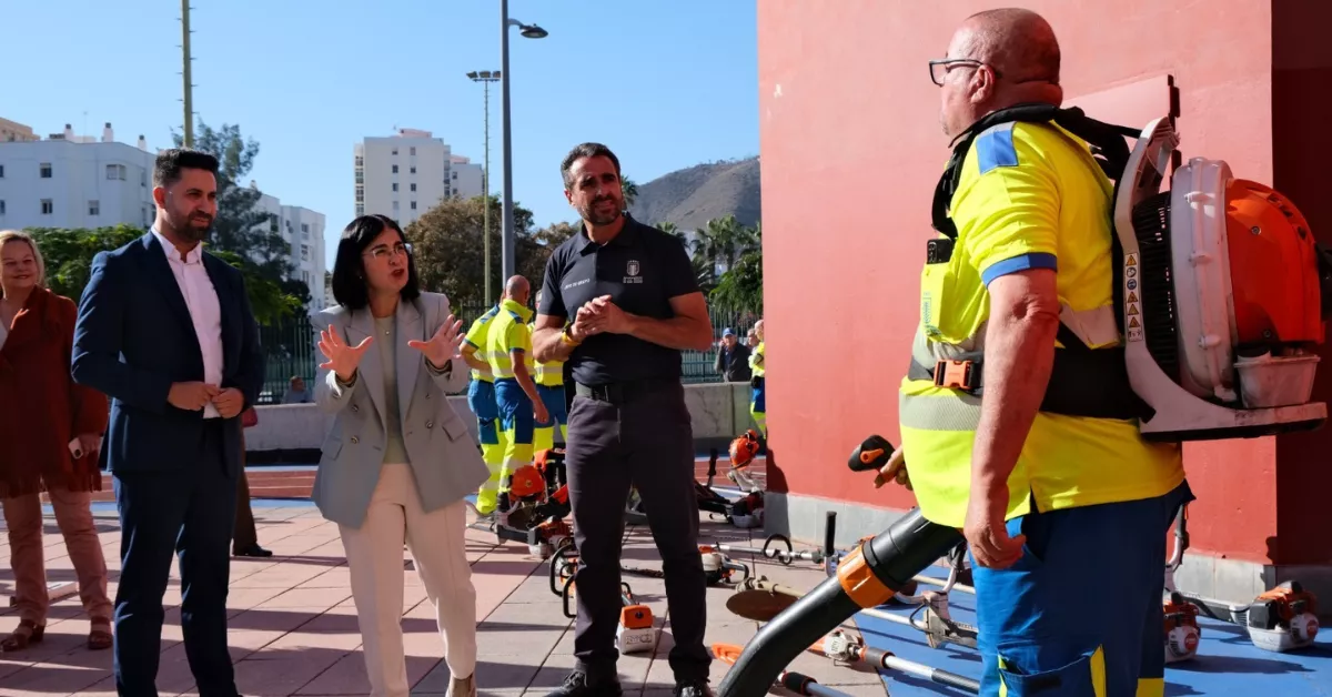 La alcaldesa Carolina Darias junto al concejal de Limpieza, Héctor Alemán / AH