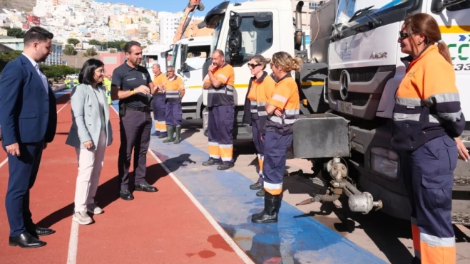La alcaldesa Carolina Darias junto al concejal de Limpieza, Héctor Alemán / AH