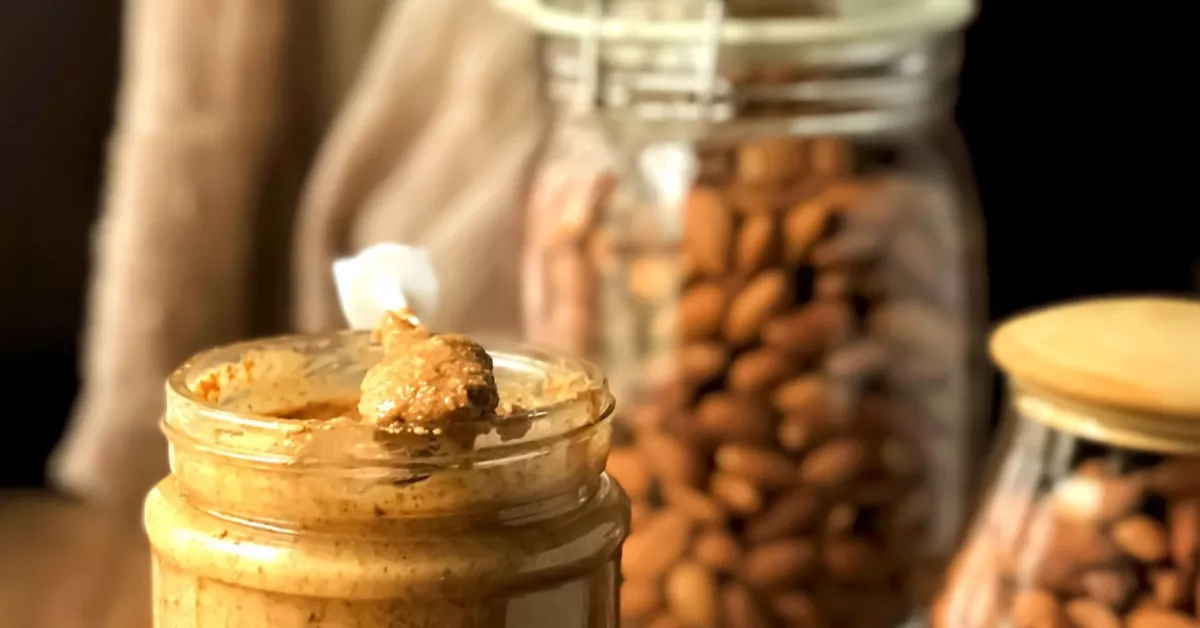 El bienmesabe canario se elabora a partir de almendras y puede tomarse como postre o acompañamiento de otras recetas dulces./ X.