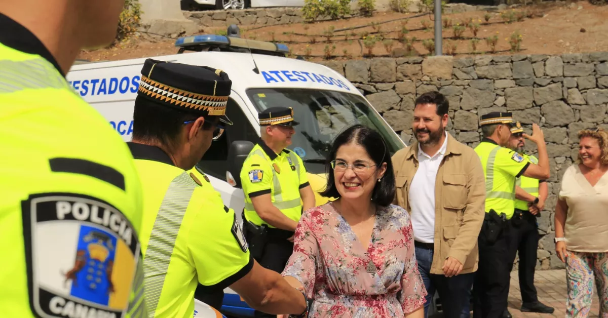 Imagen de la Policía Local de Las Palmas de Gran Canaria junto a Carolina Darias / AYUNTAMIENTO DE LAS PALMAS DE GRAN CANARIA