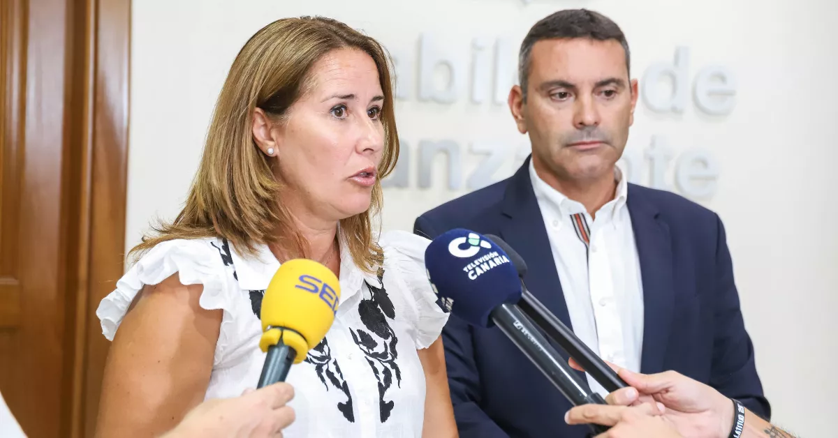 La presidenta y el presidente de los cabildos de Fuerteventura y Lanzarote. 