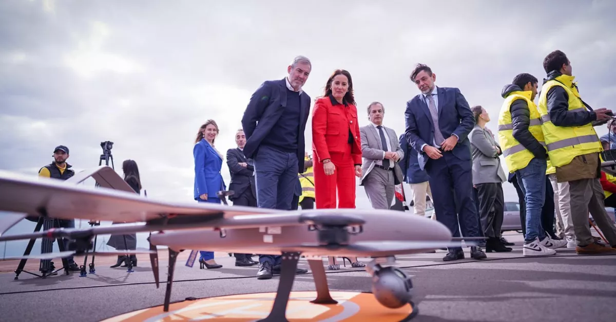Fernando Clavijo en el Parque Tecnológico de Fuerteventura para conocer la incorporación del Falco EVO / GOBIERNO DE CANARIAS