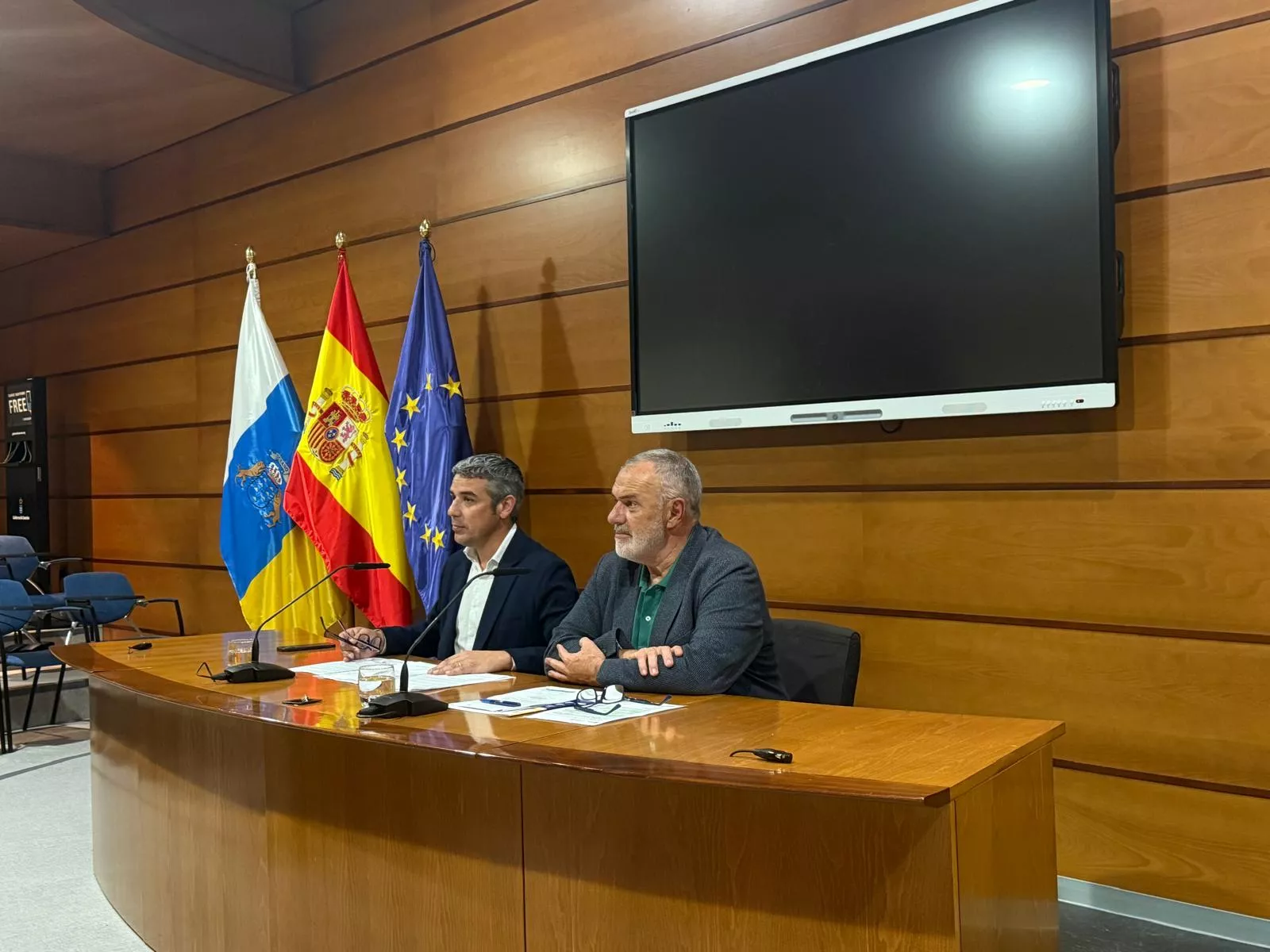El consejero del Sector Primario, Narvay Quintero (i) junto director general de Agricultura, Juan Ramón Marín (d). / ATLÁNTICO HOY - ALBA MARICHAL