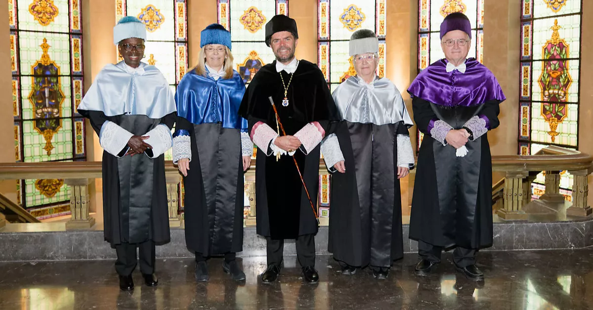 El rector de la ULL con los nuevos doctores honoris causa / ULL