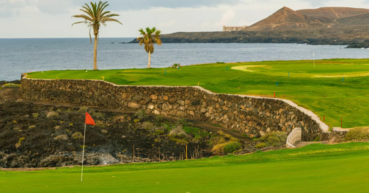Un campo de golf en Tenerife. / IMAGEN DE LA RED