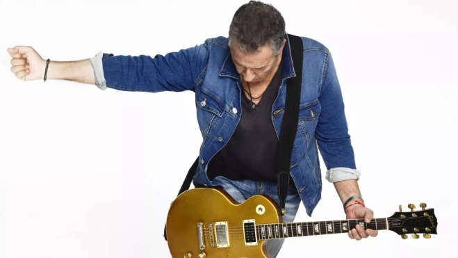 Goñi con su inseparable guitarra. / AH Goñi con su inseparable guitarra. / AH